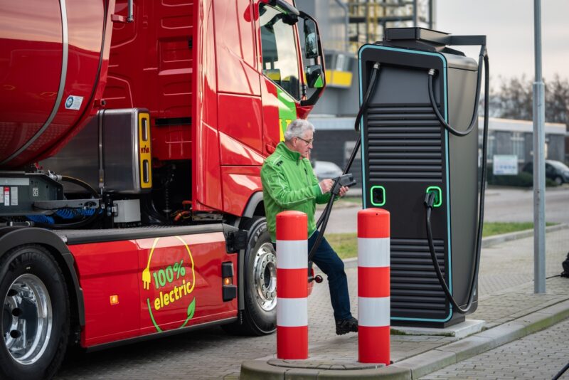 Laadplein NijWa Tielbeke in Zwolle