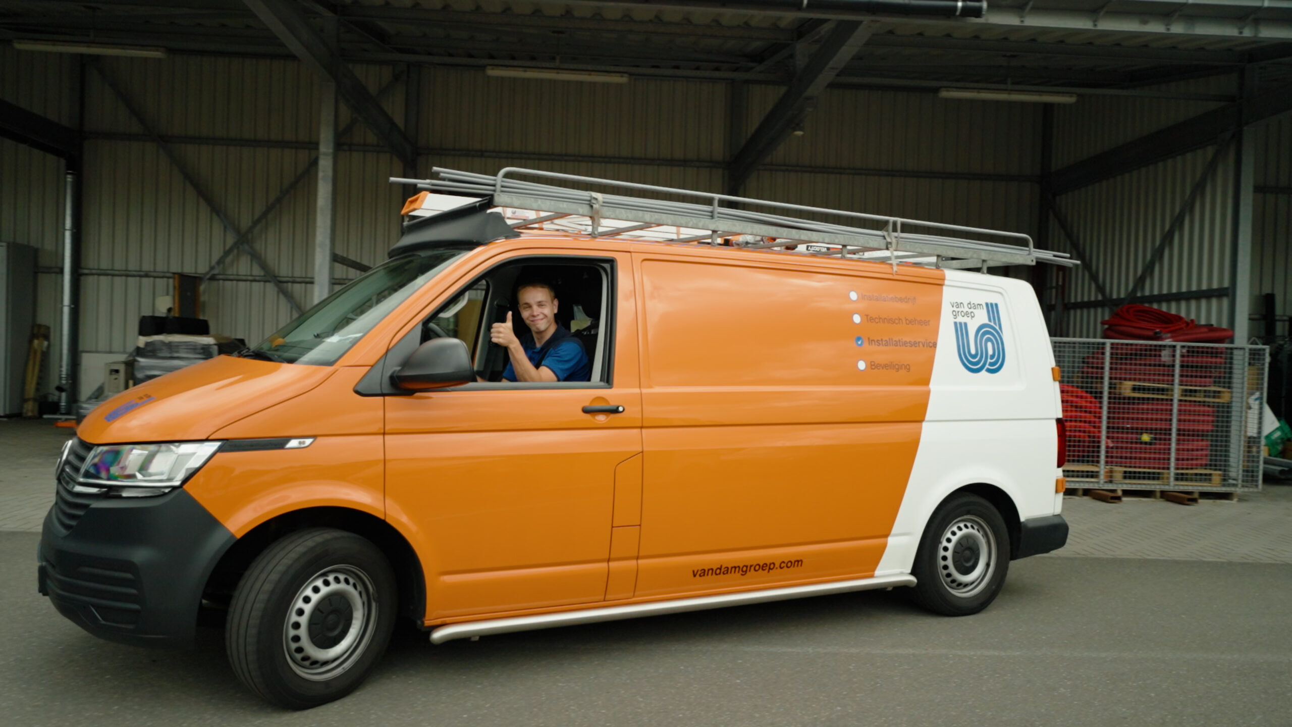 Van Dam Bus monteur